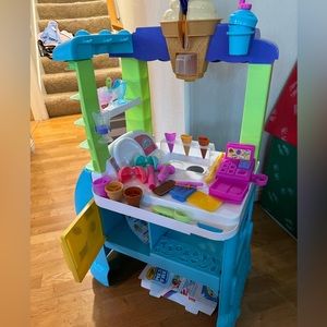 Play-Doh Kitchen Creations Ultimate Ice Cream Truck Playset